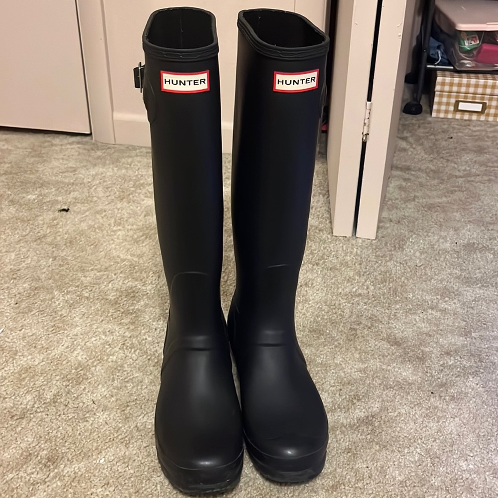 Black tall Hunter boots